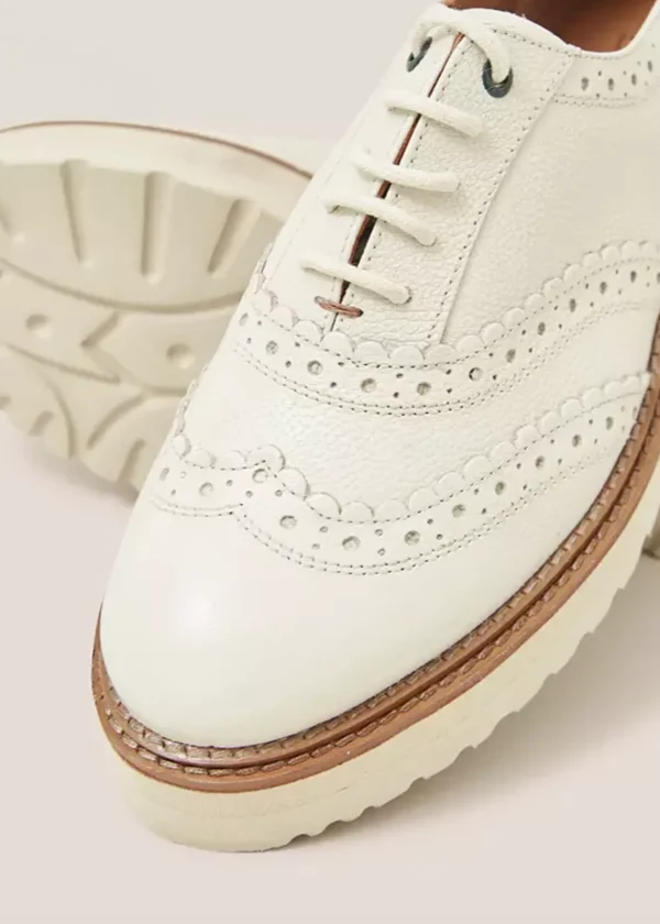 CHUNKY LACE UP BROGUE